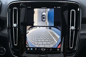 Volvo  B4 Plus Dark*LED*PANO*360*STHZ*H&K*DAB*BLIS