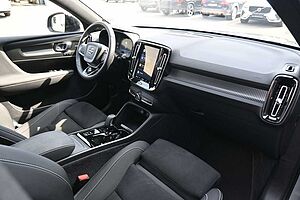 Volvo  B4 Plus Dark*LED*PANO*360*STHZ*H&K*DAB*BLIS