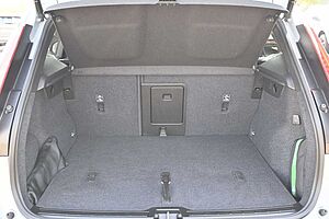 Volvo  B4 Plus Dark*LED*PANO*360*STHZ*H&K*DAB*BLIS