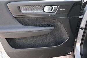 Volvo  B4 Plus Dark*LED*PANO*360*STHZ*H&K*DAB*BLIS