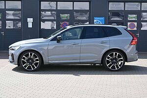 Volvo  B4  AWD Ultimate Dark*PANO*LUFT*B&W*360*AHK