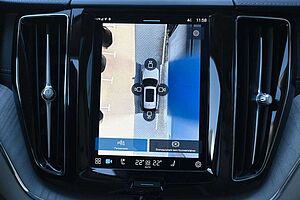 Volvo  B4  AWD Ultimate Dark*PANO*LUFT*B&W*360*AHK