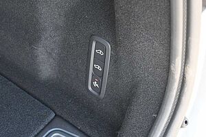 Volvo  B4  AWD Ultimate Dark*PANO*LUFT*B&W*360*AHK