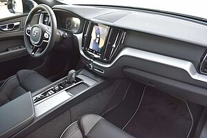 Volvo  B4 D AWD Autom.  R-Design*STDHZG*360°*AHK