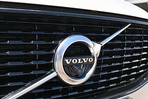 Volvo  B4 D AWD Autom.  R-Design*STDHZG*360°*AHK