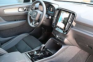 Volvo  B4 DKG Ultra Dark*FSHZG*PANO*360°*ACC