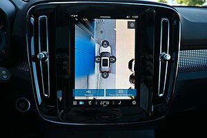 Volvo  B4 DKG Ultra Dark*FSHZG*PANO*360°*ACC