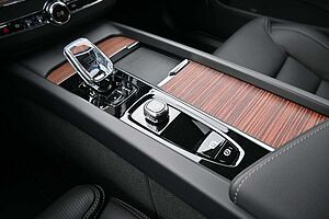 Volvo  B4 D Autom. Plus Dark*STDHZG*360°*H&K*ACC