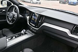 Volvo  B4D Plus Dark*LED*PANO*STHZ*360*H&K*BLIS