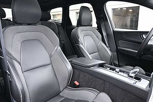 Volvo  B4D Plus Dark*LED*PANO*STHZ*360*H&K*BLIS