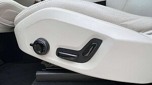 Volvo  Inscription Expression RC Plug-In Hyb*AHK*