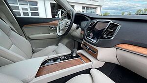 Volvo  Inscription Expression RC Plug-In Hyb*AHK*