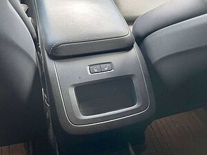 Volvo  B4D R-Design*LED*STHZ*B&W*CAM*BLIS*QI