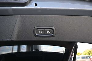 Volvo  B4 DKG Ultimate Dark*FSHZG*PANO*BLIS*ACC
