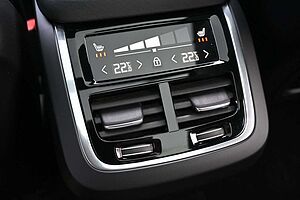 Volvo  B5D AWD R-Design*LED*PANO*STHZ*360*LUFT*B&W