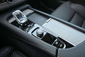 Volvo  T8 RC Ultra Dark*B&W*LUFT*360°*MASSAGE*ACC*