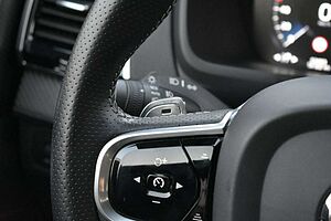 Volvo  D5 R-Design*LED*LUFT*RFK*7Si*
