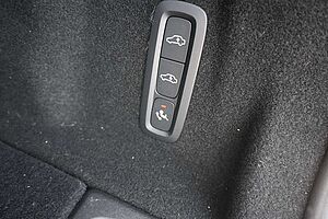 Volvo  B4 D Ultimate Dark AWD*B&W*AHK*360°*PANO*
