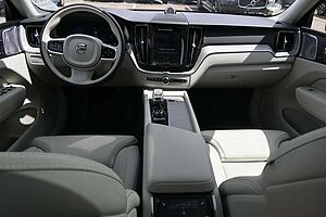 Volvo  B4 D Ultimate Dark AWD*B&W*AHK*360°*PANO*