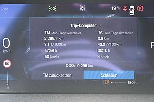 Volvo  B4 D Ultimate Dark AWD*B&W*AHK*360°*PANO*