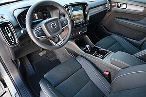 Volvo  B4 DKG Plus Dark*RFK*FSHZG*BLIS*ACC*AHK