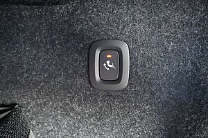 Volvo  B4 DKG Plus Dark*RFK*FSHZG*BLIS*ACC*AHK