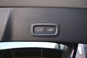 Volvo  B4 DKG Plus Dark*RFK*FSHZG*BLIS*ACC*AHK