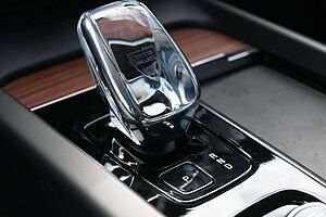 Volvo  B4 D AWD Ultimate Dark*STDHZG*LUFT*360°*ACC