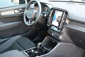 Volvo  B4 DKG Plus Dark*FSHZG*360°*ACC*