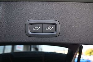 Volvo  B4 DKG Plus Dark*FSHZG*360°*ACC*