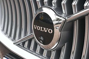 Volvo  Ultimate Bright AWD *HUD*AHK*B&W*MASS*PANO*
