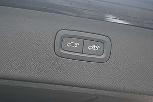 Volvo  Ultimate Bright AWD *HUD*AHK*B&W*MASS*PANO*