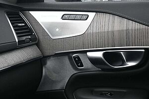 Volvo  Ultimate Bright AWD *HUD*AHK*B&W*MASS*PANO*