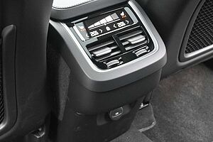 Volvo  Ultimate Bright AWD *HUD*AHK*B&W*MASS*PANO*