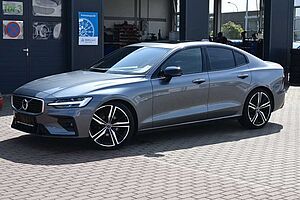 Volvo  T4 R-Design*LED*PANO*360*H&K*STHZ*HUD*DAB+