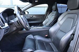 Volvo  T4 R-Design*LED*PANO*360*H&K*STHZ*HUD*DAB+