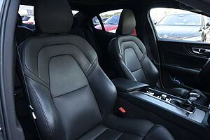 Volvo  T4 R-Design*LED*PANO*360*H&K*STHZ*HUD*DAB+
