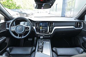 Volvo  T4 R-Design*LED*PANO*360*H&K*STHZ*HUD*DAB+
