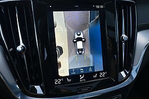 Volvo  T4 R-Design*LED*PANO*360*H&K*STHZ*HUD*DAB+