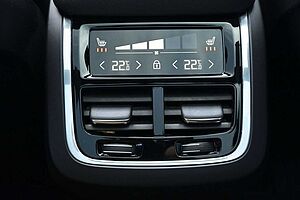 Volvo  B5D AWD R-Design*LED*PANO*STHZ*360*H&K*AHK