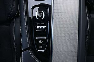 Volvo  B5D AWD R-Design*LED*PANO*STHZ*360*H&K*AHK