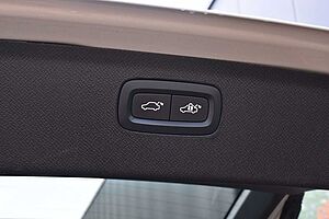 Volvo  B5D AWD R-Design*LED*PANO*STHZ*360*H&K*AHK