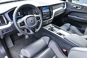 Volvo  B4 D Autom. 2WD R-Design*FSHZG*RFK*AHK