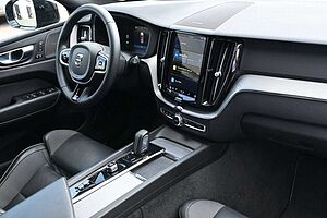 Volvo  B4 D Autom. 2WD R-Design*FSHZG*RFK*AHK