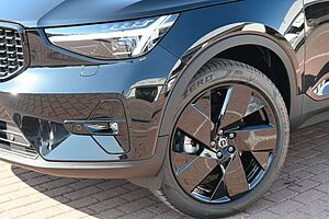 Volvo  B4 DKG Ultra Black Edition*FSHZG*360°*ACC