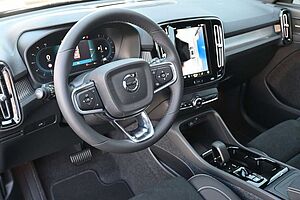 Volvo  B4 DKG Ultra Black Edition*FSHZG*360°*ACC