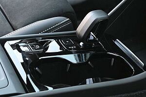 Volvo  B4 DKG Ultra Black Edition*FSHZG*360°*ACC