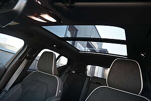 Volvo  B4 DKG Ultra Black Edition*FSHZG*360°*ACC