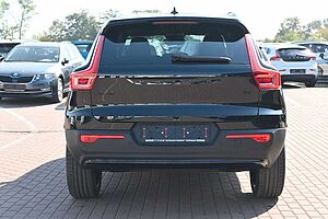 Volvo  B4 DKG Ultra Black Edition*FSHZG*360°*ACC