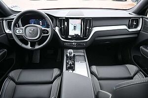 Volvo  B4 D AWD Plus Dark*H&K*STDHZG*360°*ACC